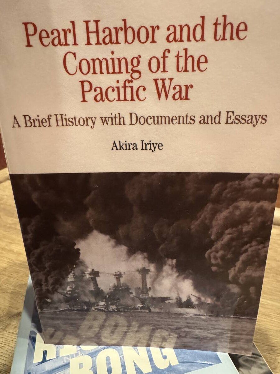 Pearl Harbor and the Coming of the Pacific War: A Brief History with Documents and Essays